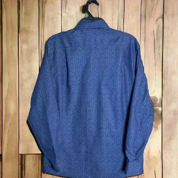 Tommy Hilfiger Men's Size Medium 161/2, 32/33 Navy Blue Button-Down Shirt - Picture 2 of 4